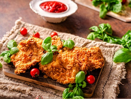 Панирани пържени пилешки гърди (филета) с корнфлейкс - снимка на рецептата